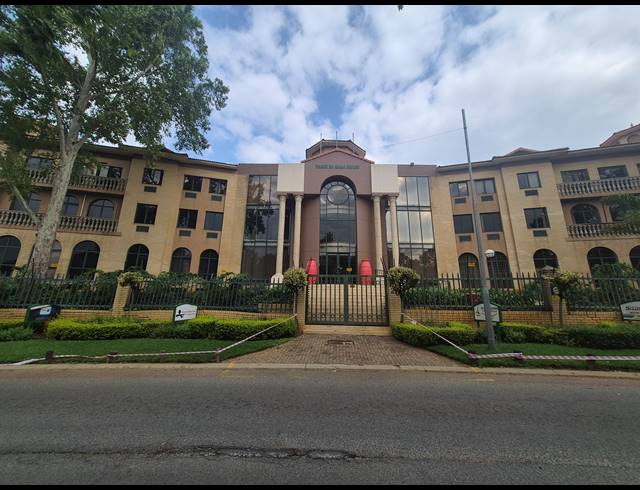 135M² OFFICE TO LET IN BRUMA